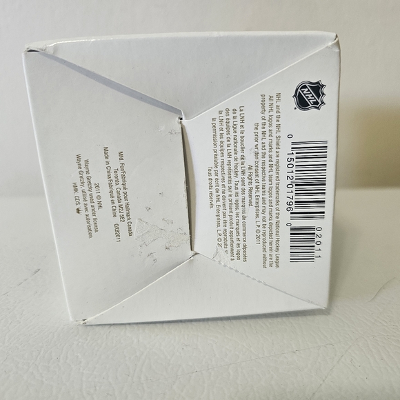 2011 Hallmark NHL Wayne Gretzky Oilers 99 Christmas Ornament - Picture 6 of 8